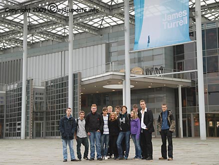 Schüler bestaunen James Turrell: The Wolfsburg Project © A. Bubrowski/CJD-UPDATE