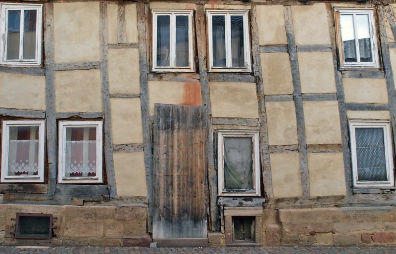 Fenster und Türen gut verschließbar und schwer zu überwinden - das A und O auch für das sichere digitale Leben. Bild: Andreas Bubrowski