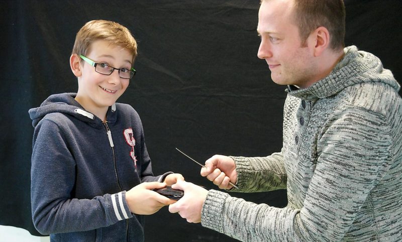 Voller Einsatz von Junior-Onlineredakteur Dominik im Interview mit Mario Ziegler | Bild: Andreas Bubrowski/CJD Oberurff