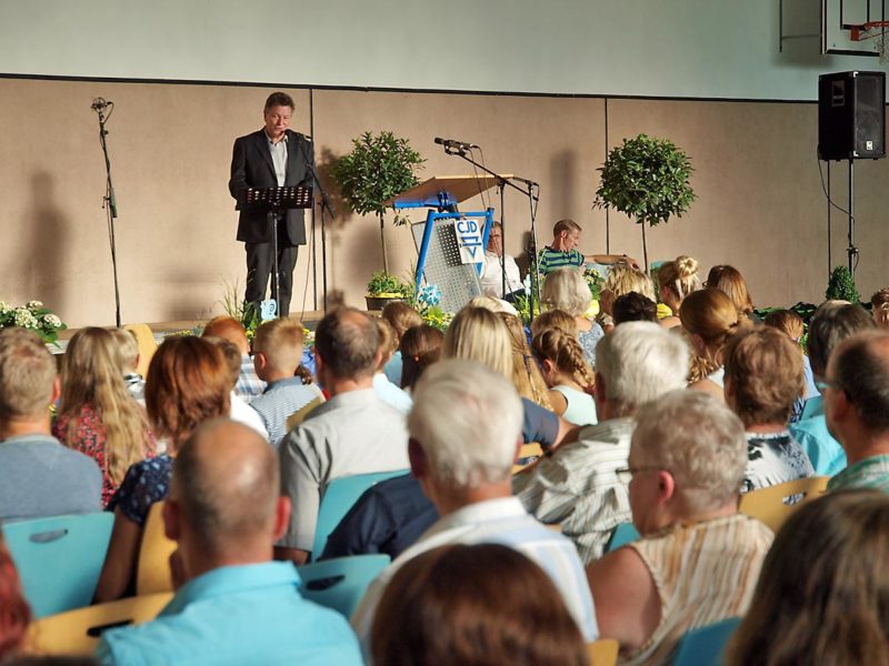 Schulleiter Günter Koch bei der Schulaufnahme | Foto: A. Bubrowski/CJD Oberurff