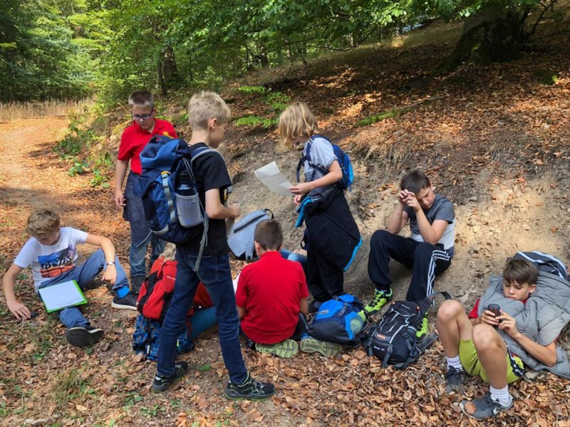 Geocaching: Teamplayer I | Foto: N. Schnetzler/CJD Oberurff