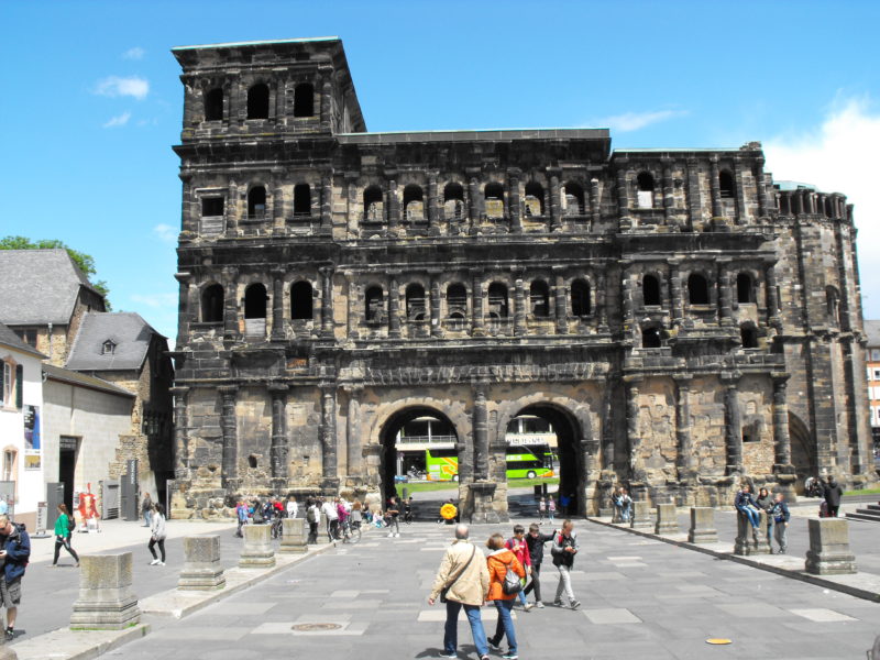 Porta nigra / das dunkle Tor